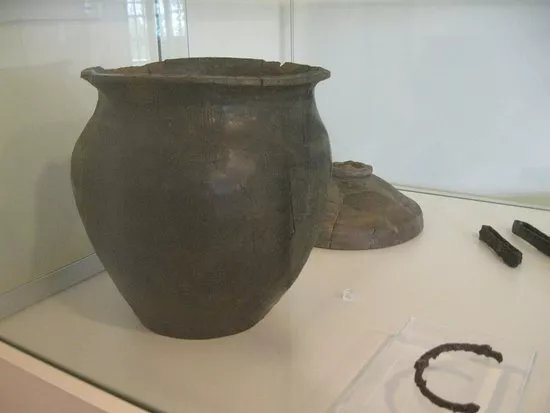 Antiquarium Di Tesis