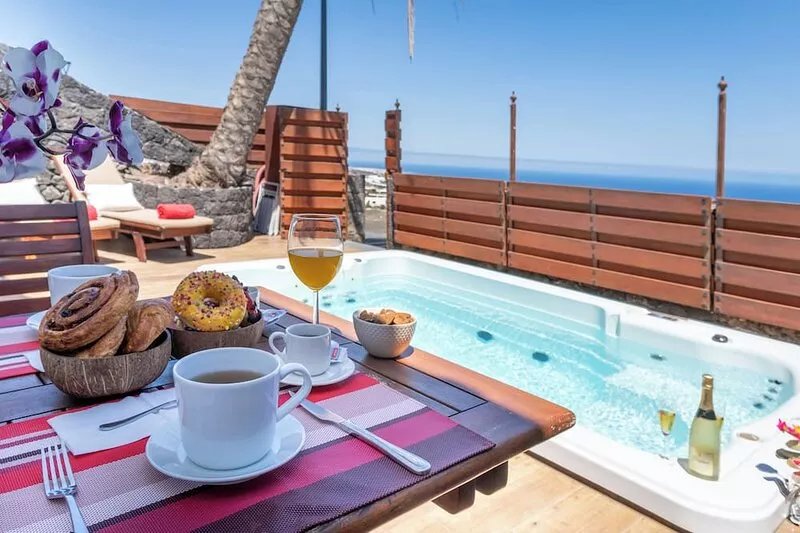 CORNER OF THE OCEAN. POOL-JACUZZI-CLIMATIZED SPA. SEA VIEWS-WIFI- SATELLITE TV