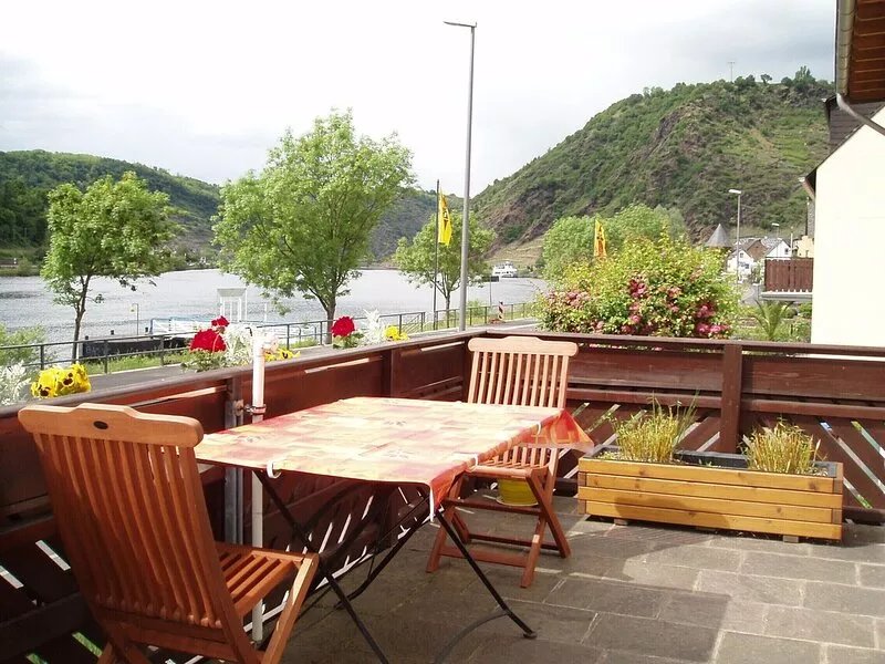 Comfortably furnished apartments in a central location beside the River Moselle