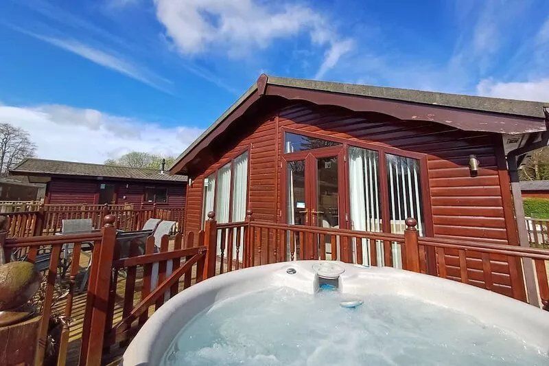 Lakeside 1 Lodge -  a holiday lodge that sleeps 4 guests  in 2 bedrooms