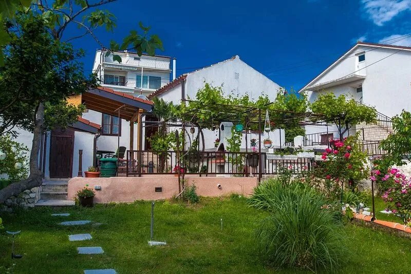 Nice holiday house with covered terrace and garden