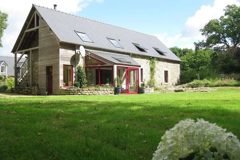 Lovely stone home with private garden