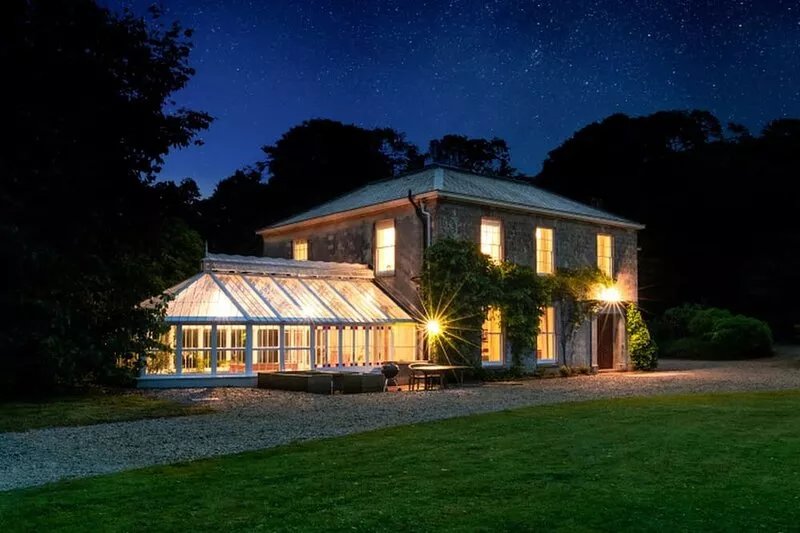 Burncoose House -  a house that sleeps 14 guests  in 7 bedrooms