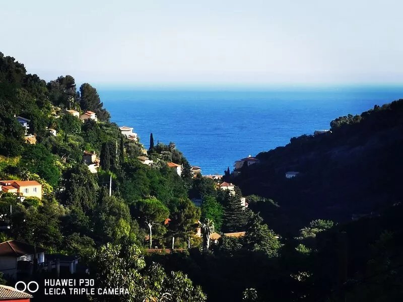 3-room apartment of 80 m2 in a villa with 70 m2 of terrace / garden + jacuzzi