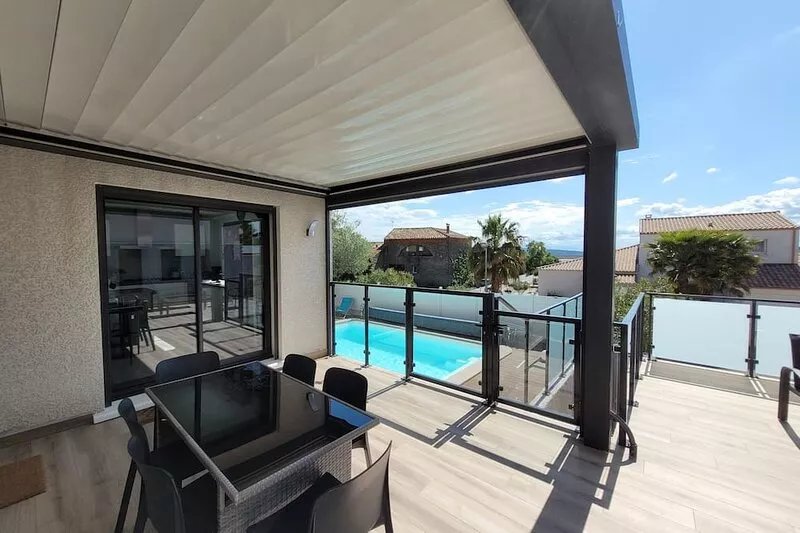 ALL COMFORT, CLOSE TO THE BEACH with PRIVATE SWIMMING POOL and PÉTANQUE COURSE