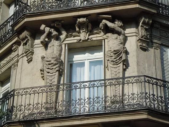 Les Atlantes de la rue de Crimee