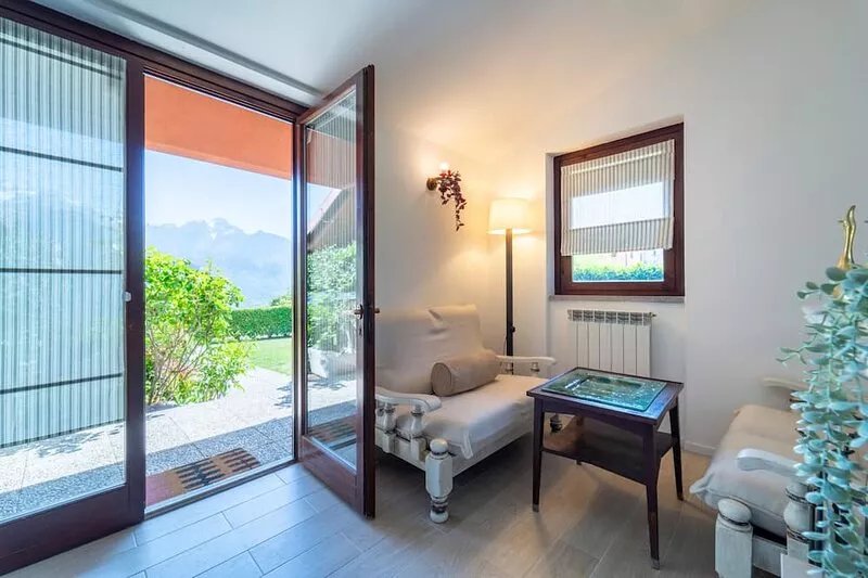 Panorama Lake and Garden by Wonderful Italy