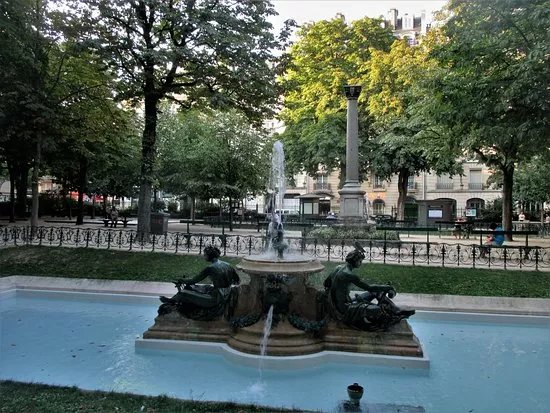 Fontaine des Arts et Metiers