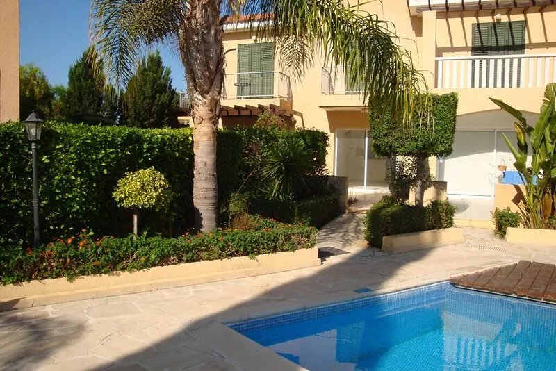 Polis Villa 2 bedrooms 2 bathrooms communal pool & internet