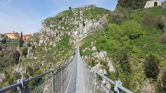 Ponte Tibetano Pro Loco Laviano