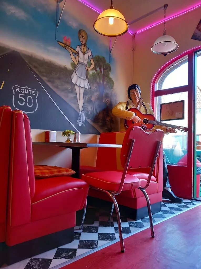 Italian Diner | Pizza, Pasta & More Im American Style Ambiente