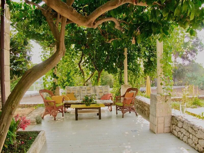 Historic Villa With Large Gardens Near the Beach