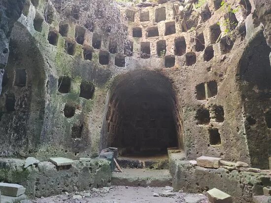 Ipogeo Di Torre Pinta