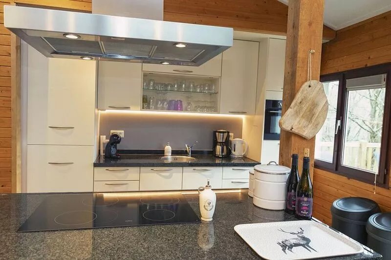 Cosy Chalet in Odeigne with Jacuzzi