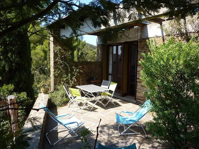 beautiful sea views - islands of Hyeres - private beaches - near Lavandou