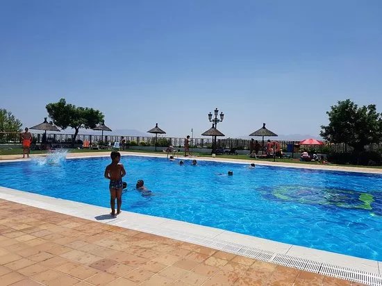 Piscina Municipal Rafael Flores Ramirez