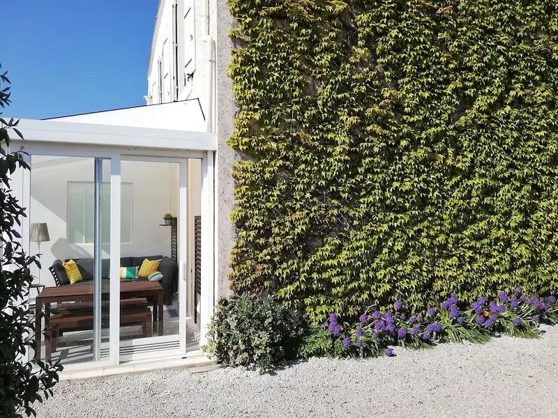 NEW: Large ground floor apartment in front of Portbail harbor