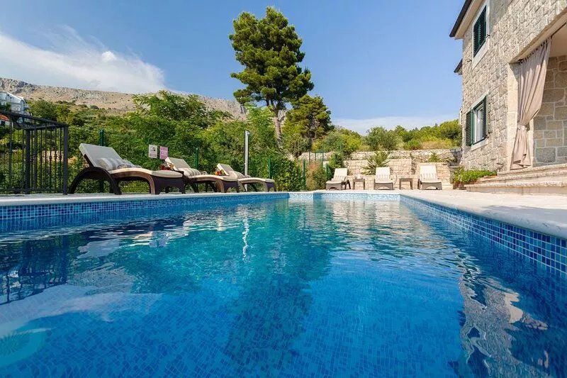 Stone Villa w/ private pool, enchanting sea view, close to the beach