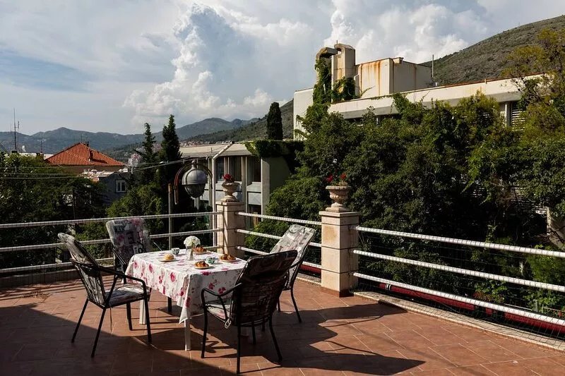 Apartment L&L - Two-Bedroom Apartment with Terrace