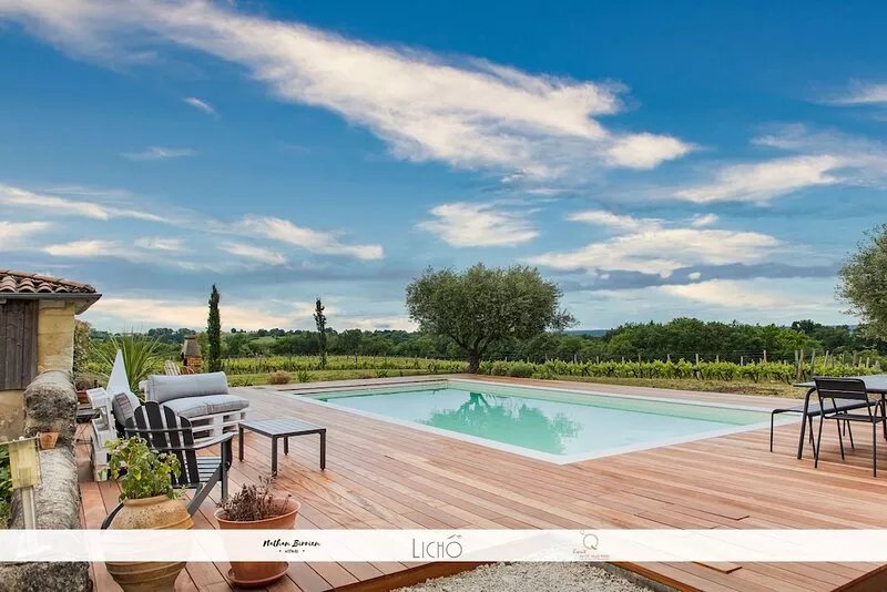 Cottage 2 to 4 people, in wine property and near Bordeaux.