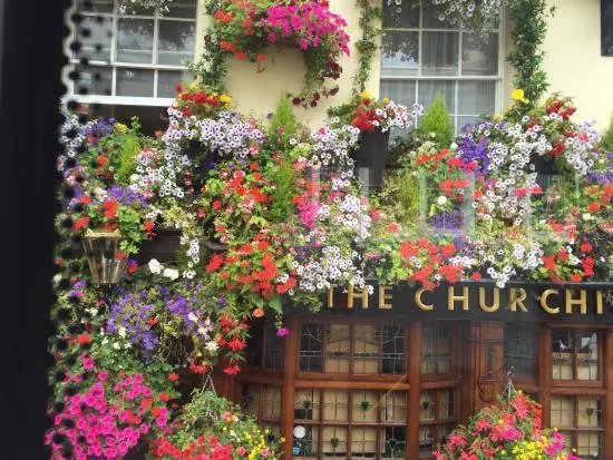 Churchills Pub and Thai cuisine