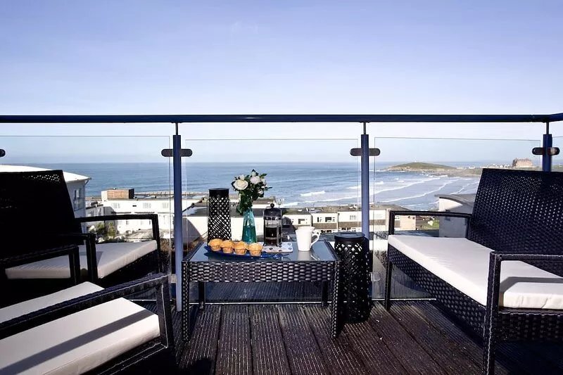 Luxury self catering accommodation overlooking Fistral Beach.