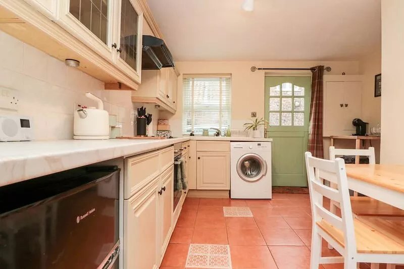 BLACK SHEEP COTTAGE, pet friendly in Thirsk