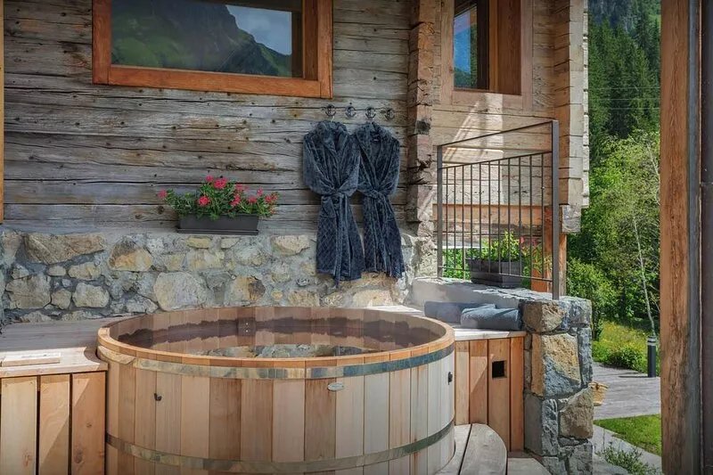 Chalet Argali - luxury ski-in ski-out base for 14 - OVO Network