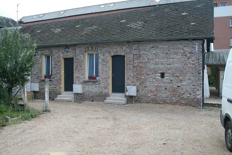 Lisieux cottage with garden and parking