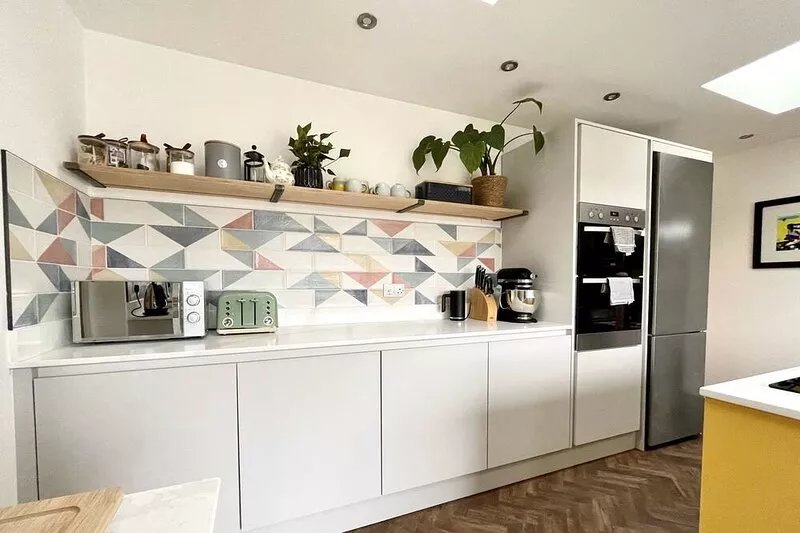Modern spacious 3 bed house close to the beach
