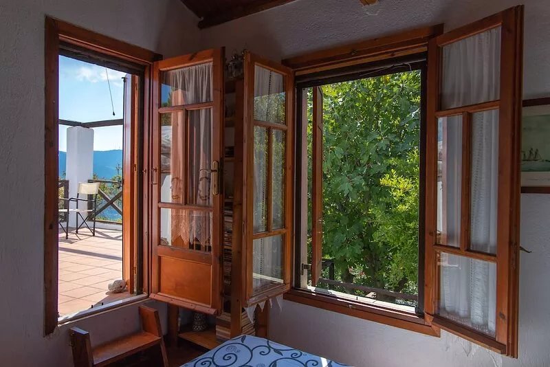 Hilltop Private Gem w/ Big Garden, 360° View & Pool - 10 min. from Town & Beach