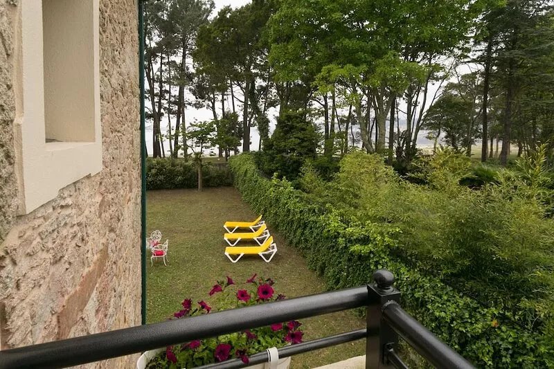 A dream home in Galicia, by the sea.
