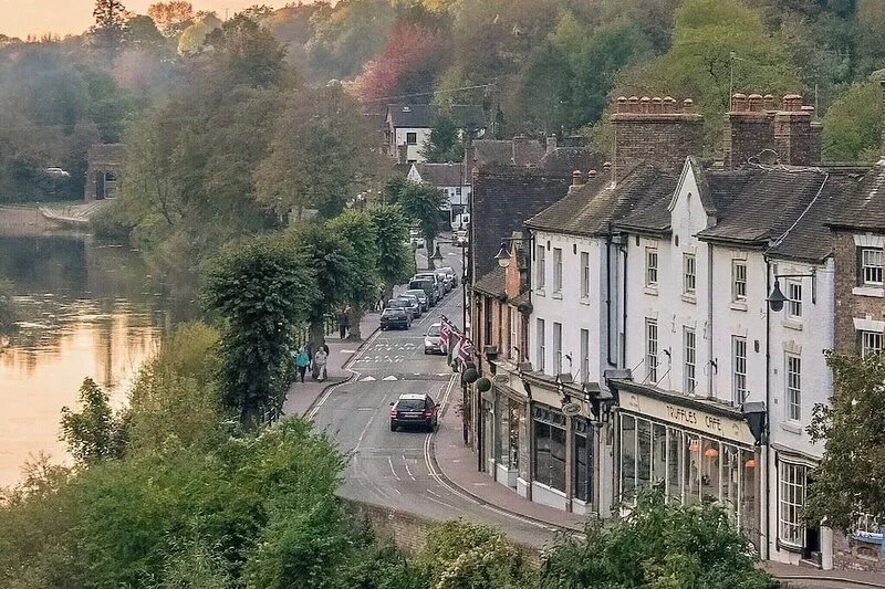 This 300 year old period property is a perfect touring base.