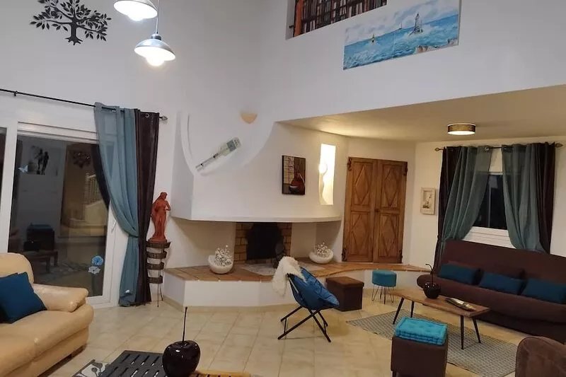 Nice Provencal villa with pool at the foot of the medieval village of Gattieres