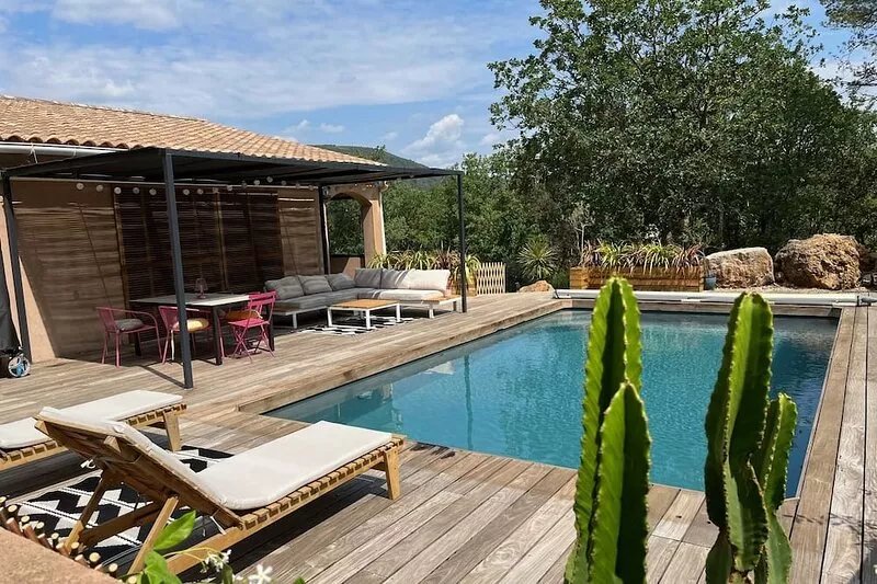 2 ROOMS WITH SWIMMING POOL IN A VILLA IN THE HEART OF NATURE ABSOLUTE CALM