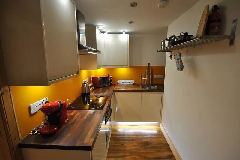 Watersedge Apartment- cosy home by the sea