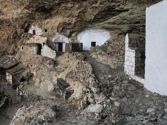 Cuevas de Acusa Seca
