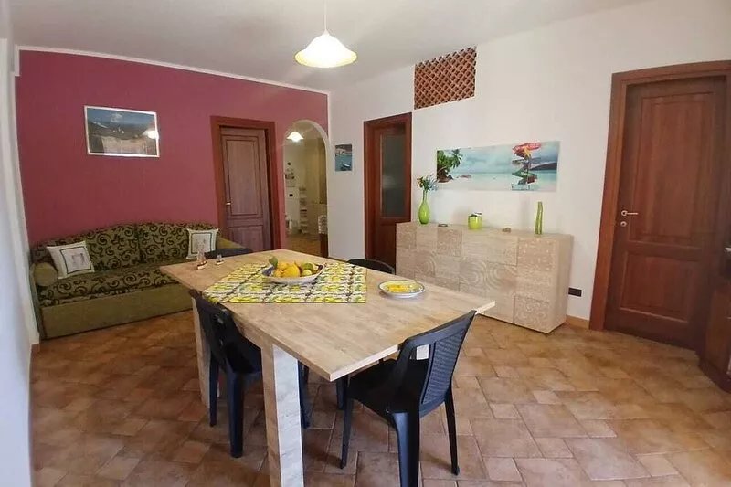 Villa with direct access to the sea