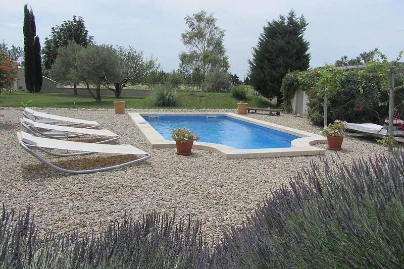 Provencal farmhouse in an exceptional setting with heated pool