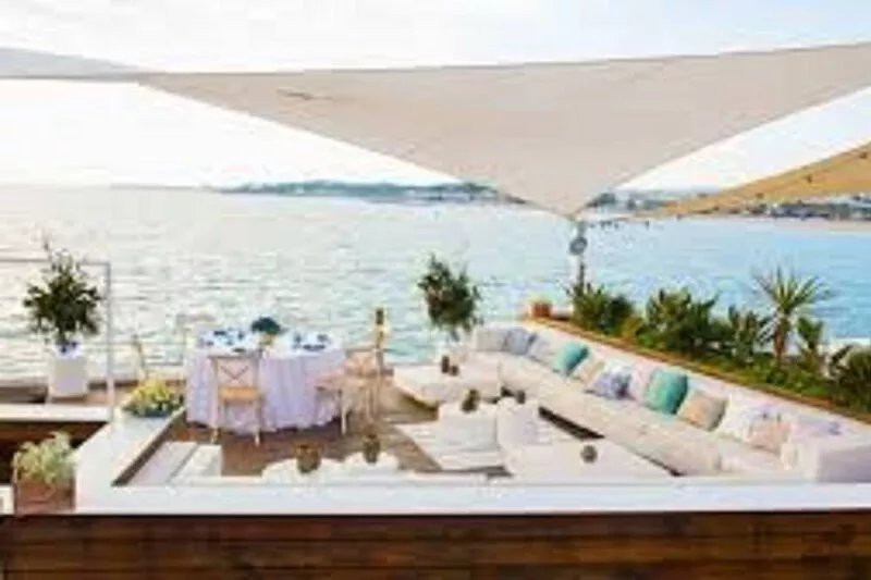 Large house, with pool, barbecue, garden, wifi 1500 meters from sandy beach