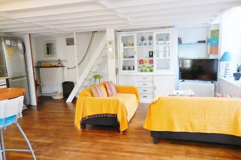 Apartment 75 m2, sleeps 5, 5 mm beaches, intra-muros