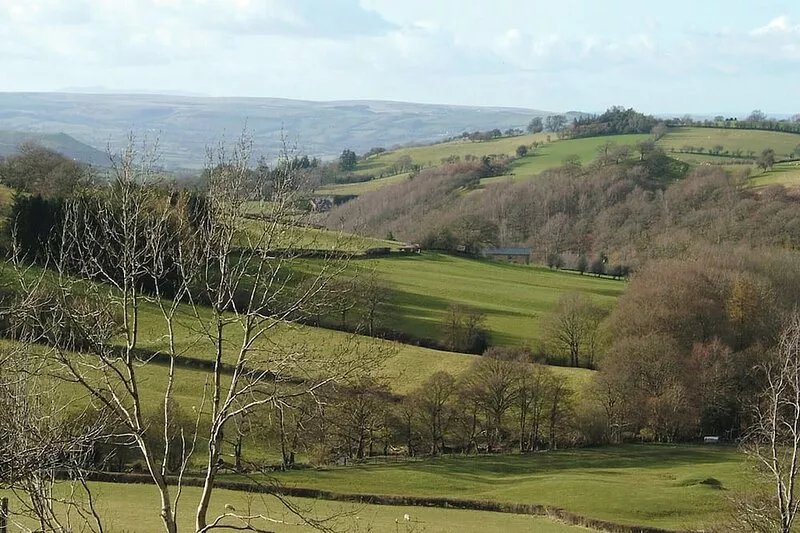 Cwm Corn Barn - HW7662