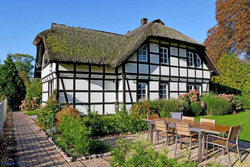 Reetdachfachwerkvilla am Wiesengrund