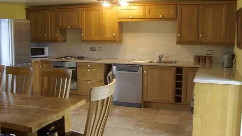 Meadow Cottage (Sleeps 8/9. 4 Bedrooms) Indoor heated pool and fishing lake