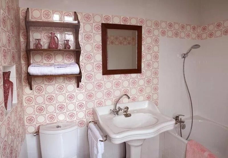 Charming family manor house in the heart of Southern Burgundy