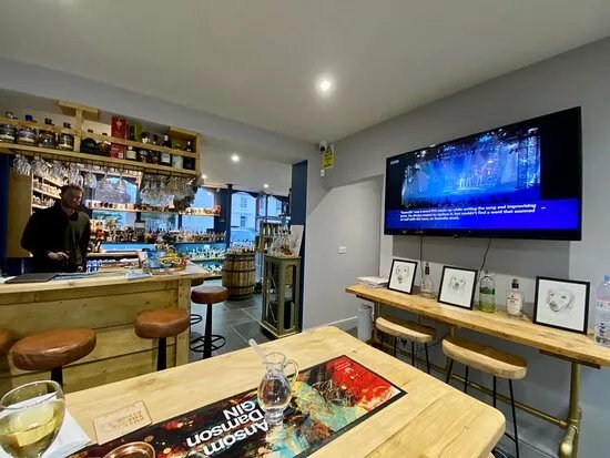 Isla's Bar, The Little Whisky Shop