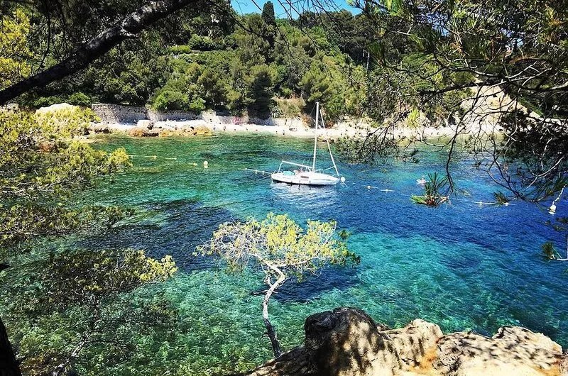 Beaches 80 meters away, Mediterranean villa for 4 people