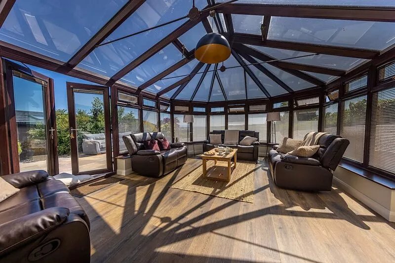 A cottage that sleeps 12 guests  in 6 bedrooms