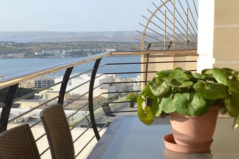 Summer Haven, with breathtaking views and Private Swimming Pool