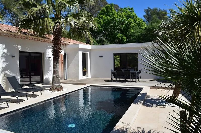 SUPERB VILLA FOR 10 PEOPLE CAVALAIRE SUR MER / NEAR ST TROPEZ